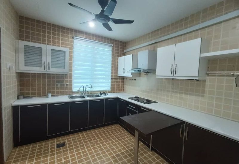 D Camellia Perdana College Heights