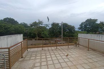 D Camellia Perdana College Heights