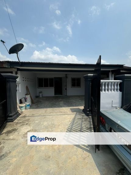 Taman Sri Plentong single storey medium low cost , Johor, Plentong