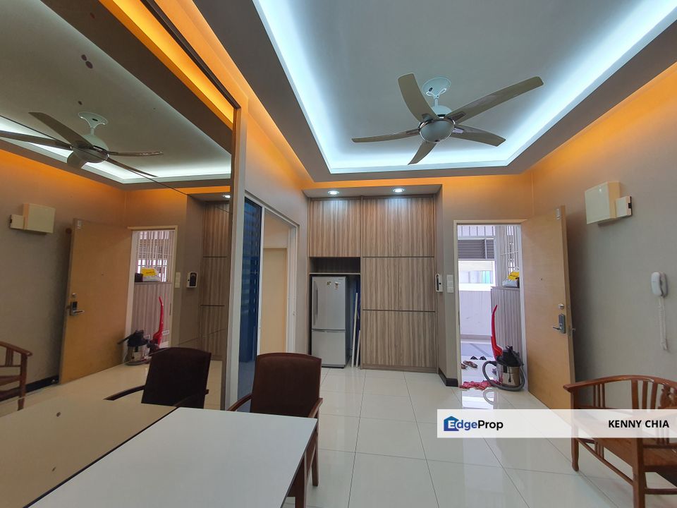 Skypod Condo Renovated 2 Parking Bay Puchong Jaya, Selangor, Puchong