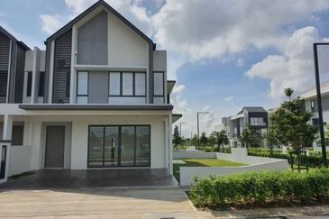 Corner (51 x  65) Double Storey Gamuda Kemuning 25