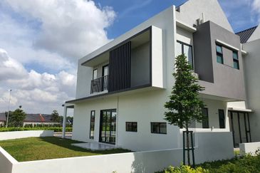 Corner (51 x  65) Double Storey Gamuda Kemuning 25