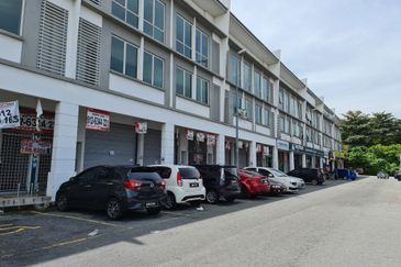 3 Storey (20 x 80) Shopslot Taman Denai Puchong 