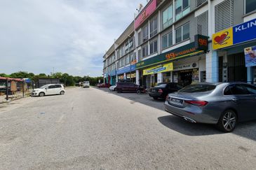 3 Storey (20 x 80) Shopslot Taman Denai Puchong 
