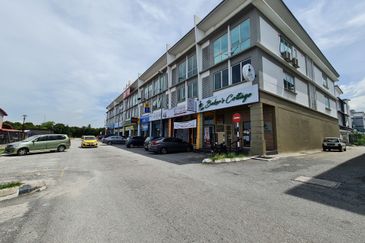 3 Storey (20 x 80) Shopslot Taman Denai Puchong 