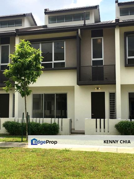 Double Storey (22 x 75)  Arahsia Tropicana Aman , Selangor, Telok Panglima Garang