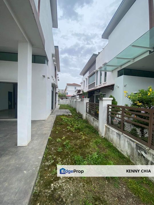 Semi D (35 x 94) The Signature Bukit Serdang, Selangor, Seri Kembangan