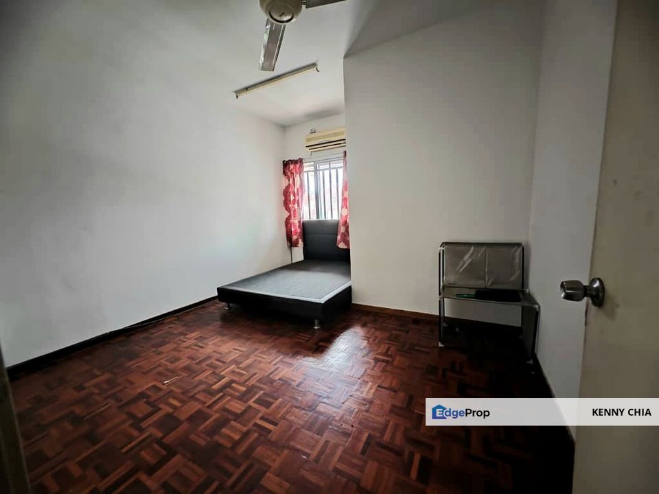 Double Storey Putra Permai 8B Seri Kembangan , Selangor, Seri Kembangan