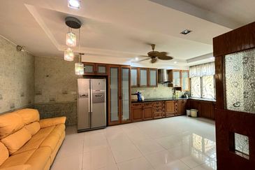 Semi D Corner (70 x 100) Puteri 8 Puteri Puchong