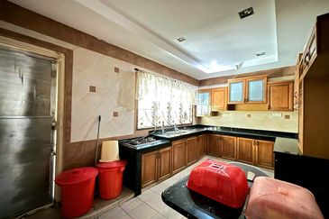 Semi D Corner (70 x 100) Puteri 8 Puteri Puchong