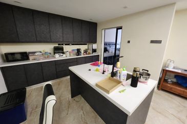 Jalan Putra Prima 3/14