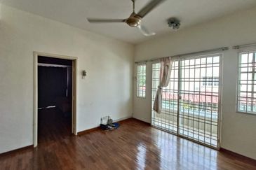 Corner (40 x 75) Puteri 8 Bandar Puteri Puchong