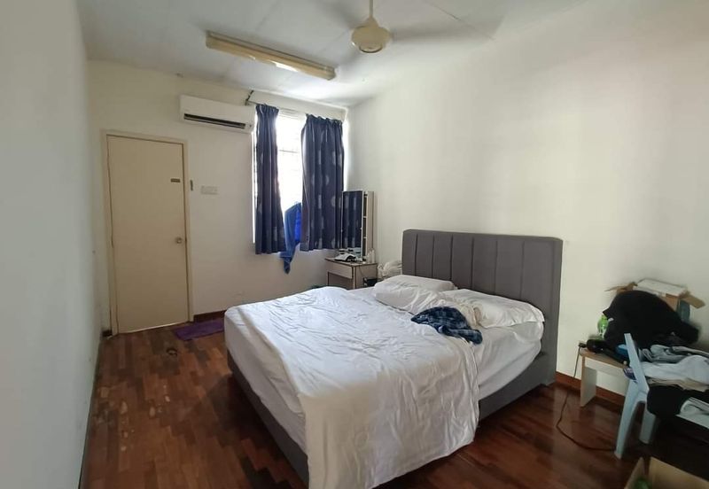 Corner (40 x 75) Puteri 8 Bandar Puteri Puchong