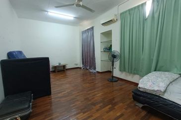 Corner (40 x 75) Puteri 8 Bandar Puteri Puchong