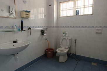 Corner (40 x 75) Puteri 8 Bandar Puteri Puchong