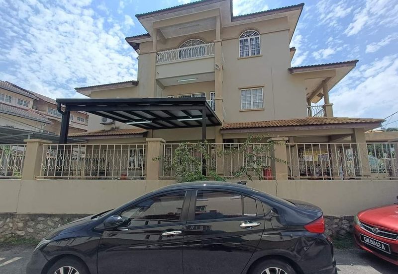 Corner (40 x 75) Puteri 8 Bandar Puteri Puchong