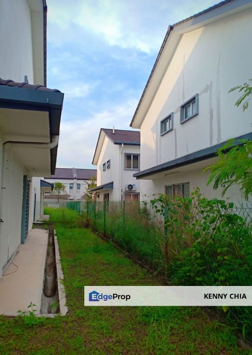 End Lot (28 x 60) 2 Storey Greenhills 3 Kota Kemuning, Selangor, Shah Alam