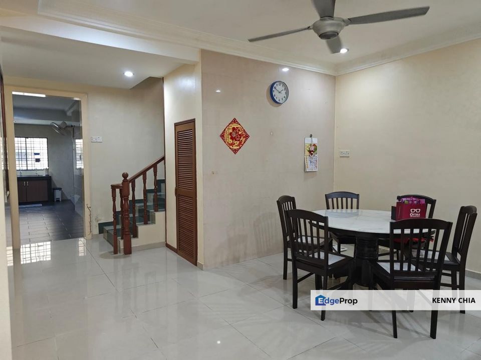 End Lot Fully Extended in Both Floor U5 Subang Jaya, Selangor, Subang