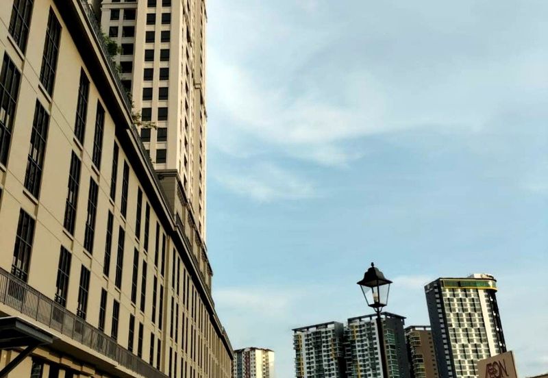 Equine Residence Shoplot