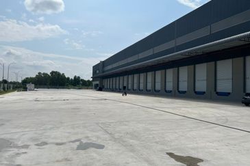 West Port, Pulau Indah