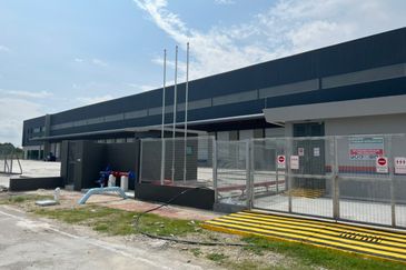 West Port, Pulau Indah