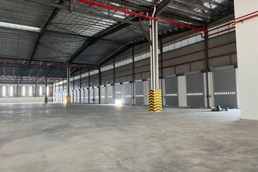 West Port, Pulau Indah