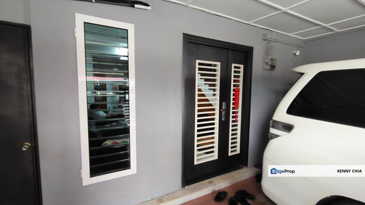 End Lot Double Storey Fully Extended Merpati Puchong Jaya , Selangor, Puchong