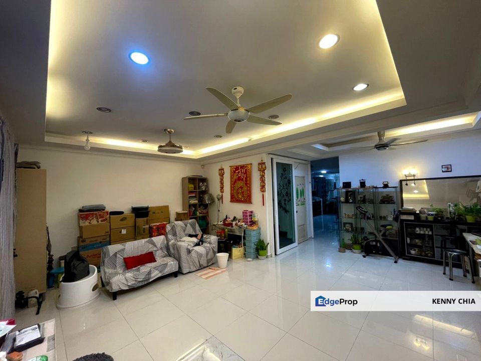 2.5 Storey (22 x 110) Fully Renovated Mutiara Indah Puchong, Selangor, Puchong
