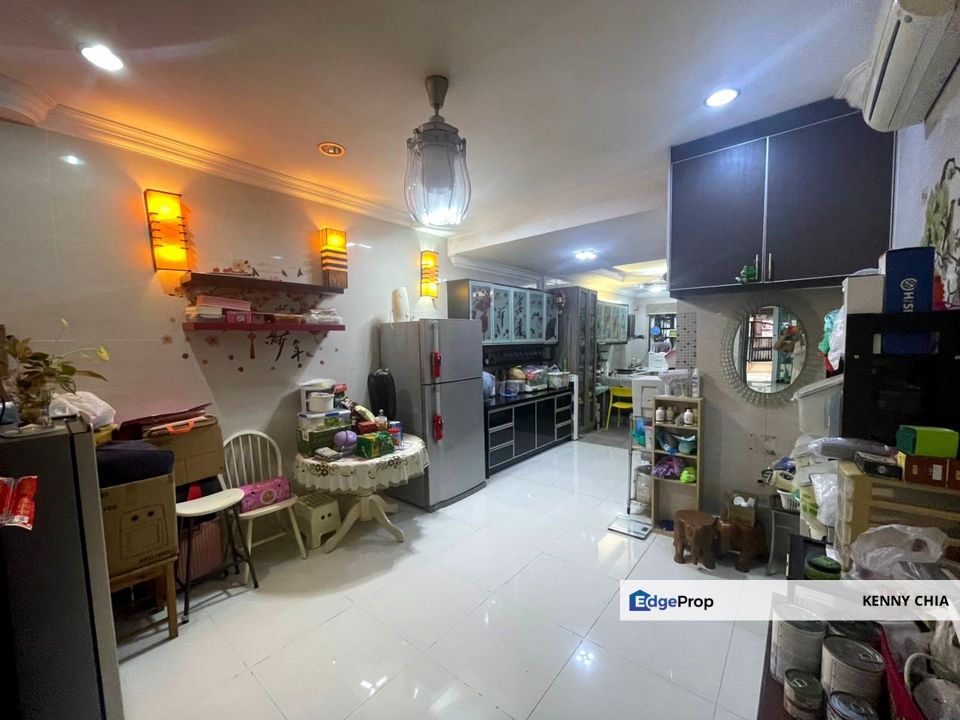 2.5 Storey (22 x 110) Fully Renovated Mutiara Indah Puchong, Selangor, Puchong