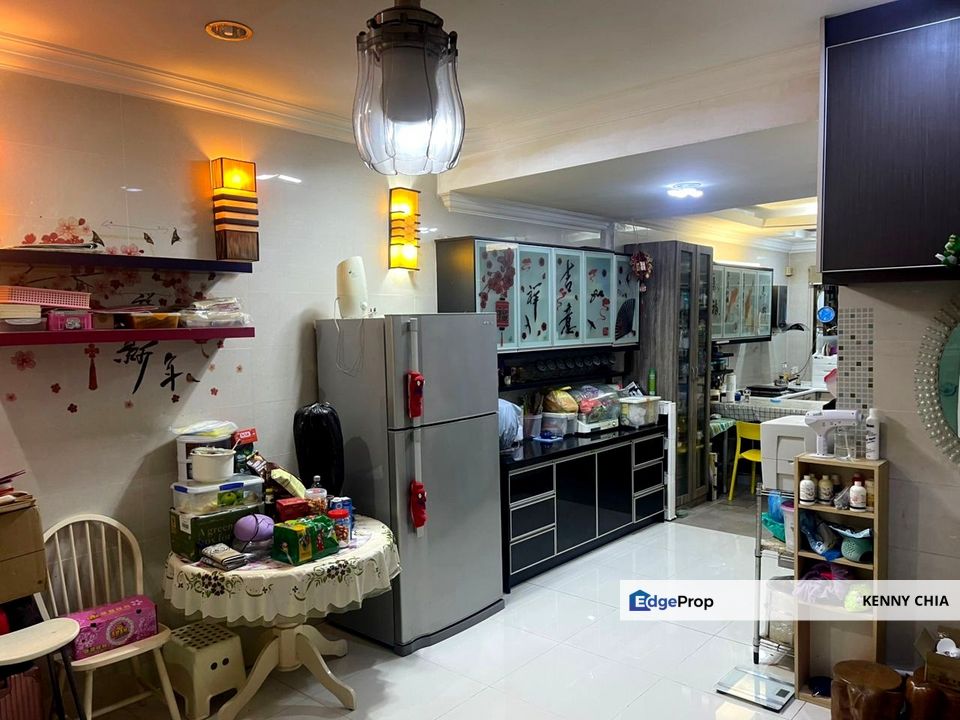 2.5 Storey (22 x 110) Fully Renovated Mutiara Indah Puchong, Selangor, Puchong