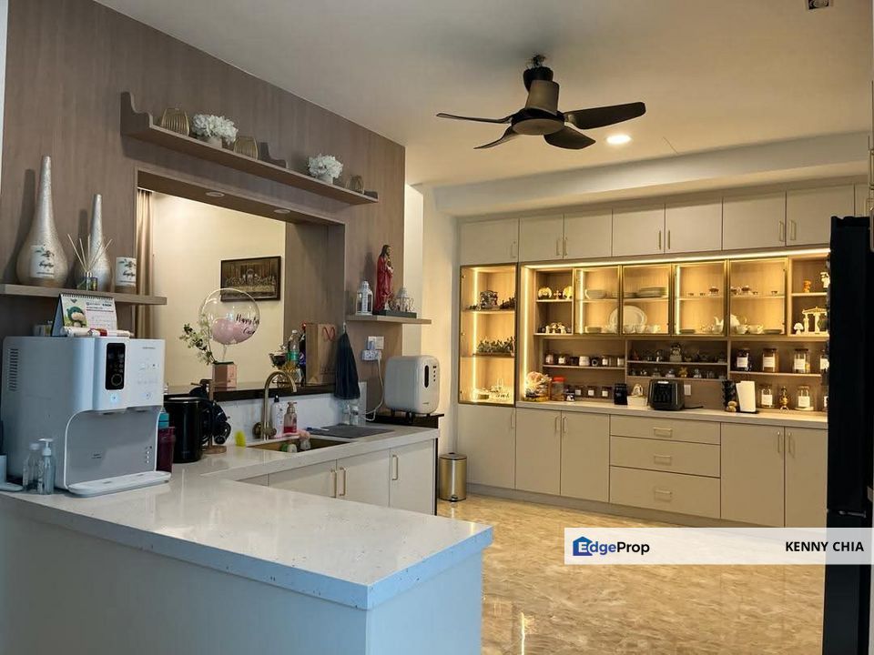 Semi Detached Double Storey Lake Edge Pusat Bandar Puchong, Selangor, Puchong