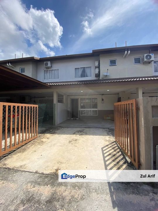 Double Storey Taman Desiran Bayu, Puchong, Selangor, Puchong