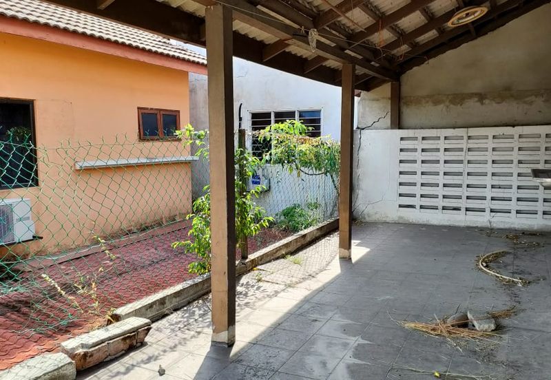 Jalan Suasana, Bandar Tun Hussein Onn