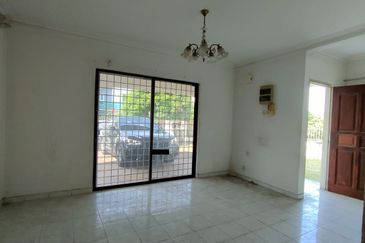 Jalan Suasana, Bandar Tun Hussein Onn