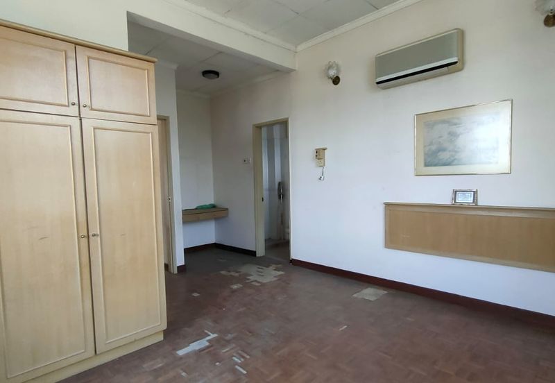 Jalan Suasana, Bandar Tun Hussein Onn