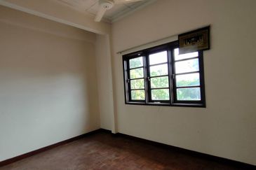 Jalan Suasana, Bandar Tun Hussein Onn