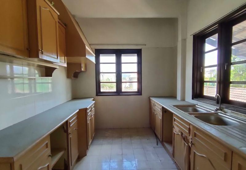 Jalan Suasana, Bandar Tun Hussein Onn