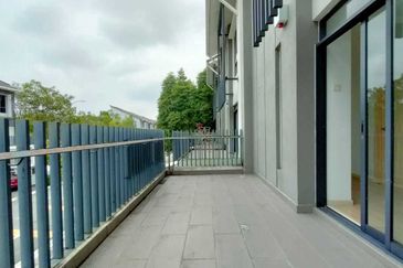 Crescent Park Townvilla