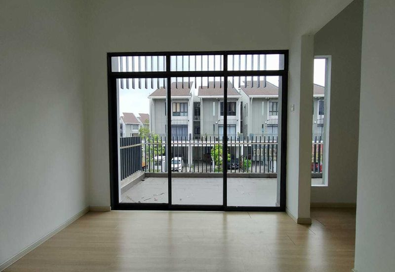 Crescent Park Townvilla