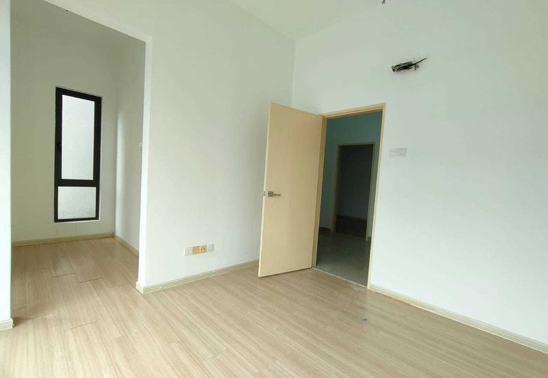 Crescent Park Townvilla