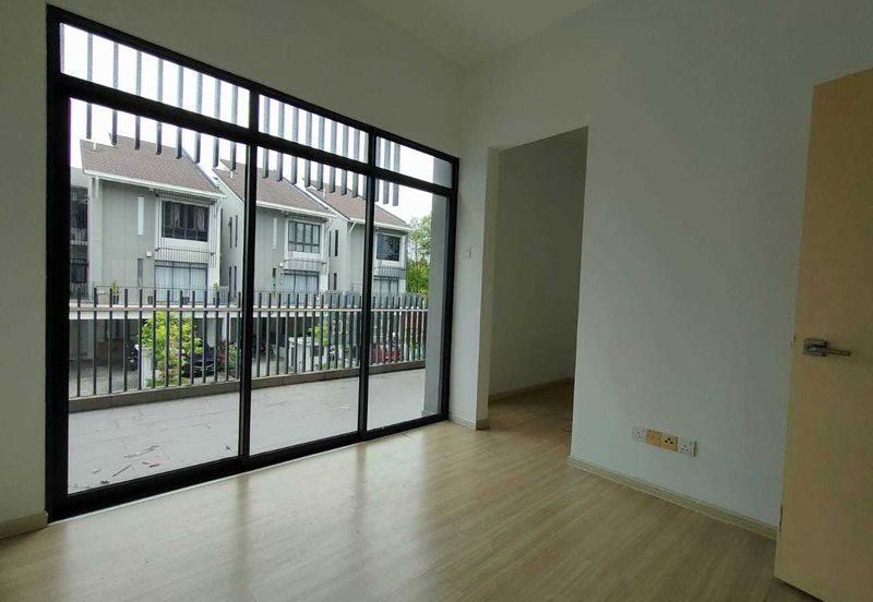 Crescent Park Townvilla