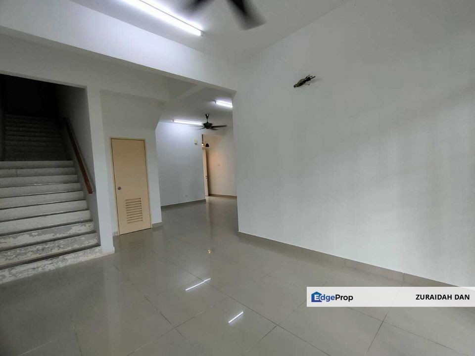 (GROUND FLOOR UNIT) Crescent Park Townhouse @ Bandar Bukit Mahkota, Selangor, Bangi