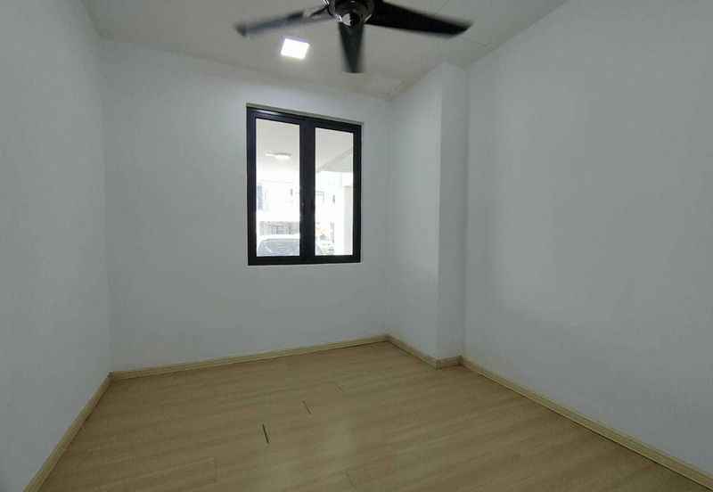 Crescent Park Townvilla