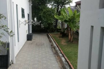 Jalan Suasana, Bandar Tun Hussein Onn