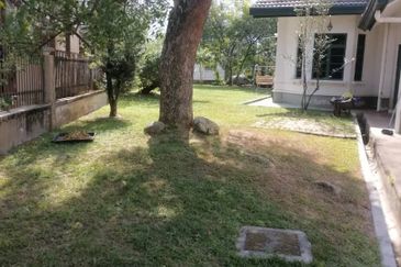 Jalan Suasana, Bandar Tun Hussein Onn