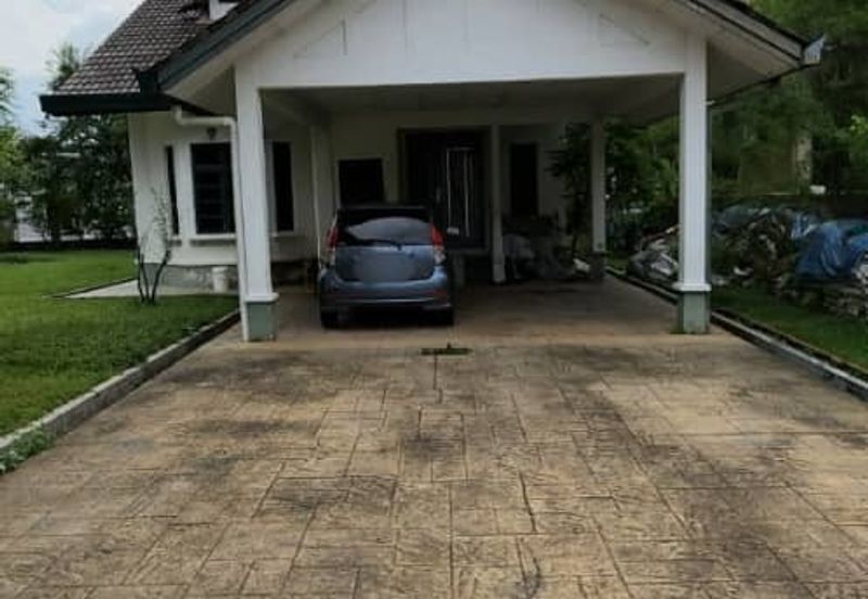 Jalan Suasana, Bandar Tun Hussein Onn