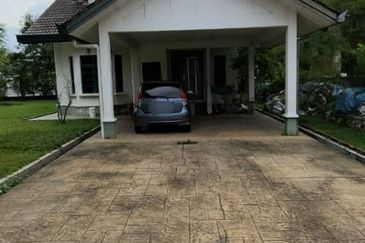 Jalan Suasana, Bandar Tun Hussein Onn