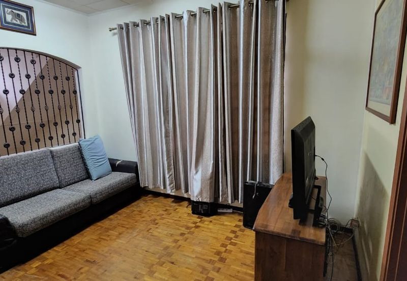 Jalan Suasana, Bandar Tun Hussein Onn