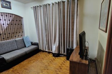 Jalan Suasana, Bandar Tun Hussein Onn