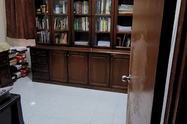 Jalan Suasana, Bandar Tun Hussein Onn